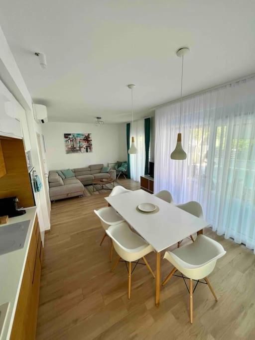 “punkt” Villa *